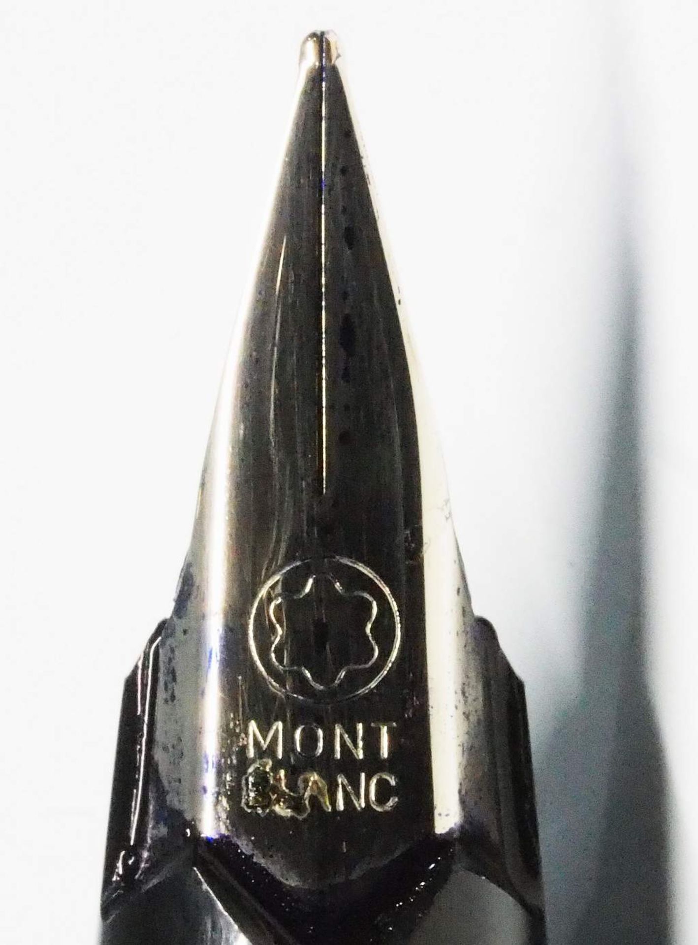 MONTBLANC Füllfederhalter/Kolbenfüller, Modell Nummer 221, Goldfeder 14 Karat, Federstärke M. - Bild 7 aus 7