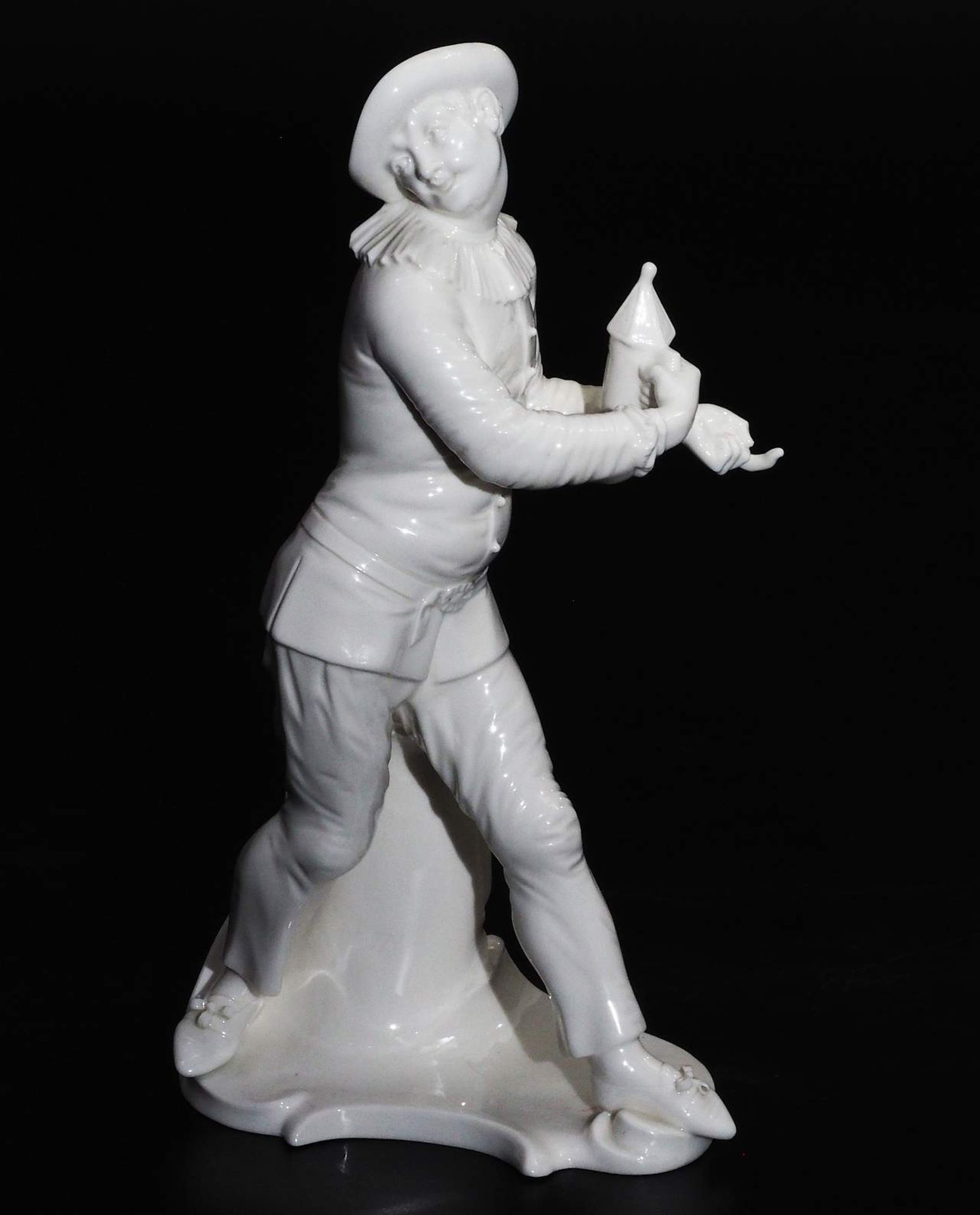 Komödianten-Figur "Pierrot mit Laterne",  NYMPHENBURG, neue Ausformung 21. Jahrhundert.  - Bild 2 aus 8