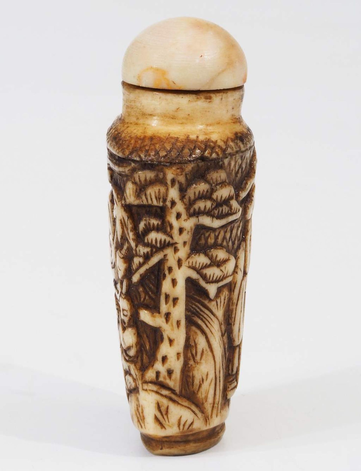 Snuff Bottle, Bärtiger Asiate mit vielfiguriger Personenstaffage. - Bild 5 aus 8