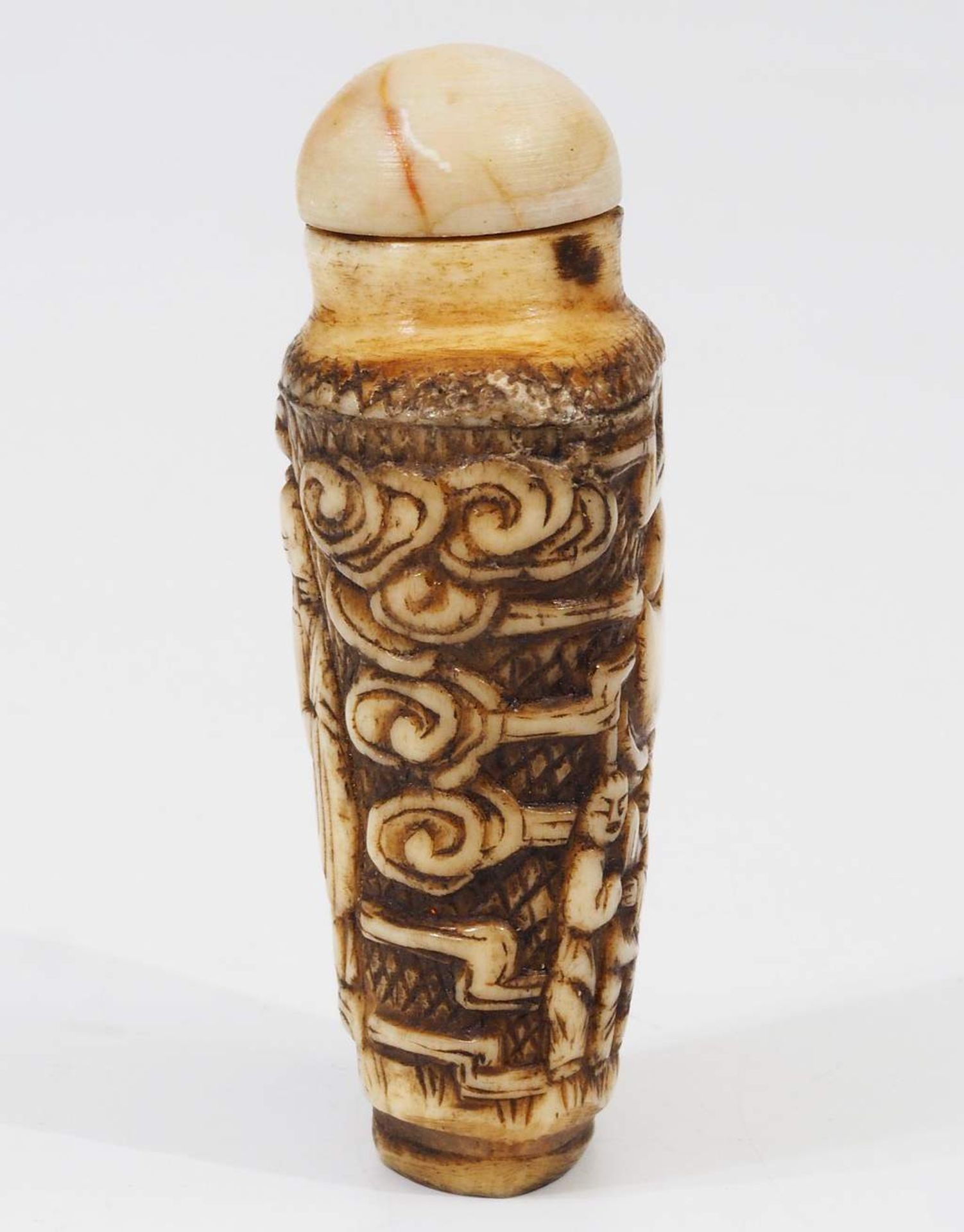 Snuff Bottle, Bärtiger Asiate mit vielfiguriger Personenstaffage. - Bild 4 aus 8