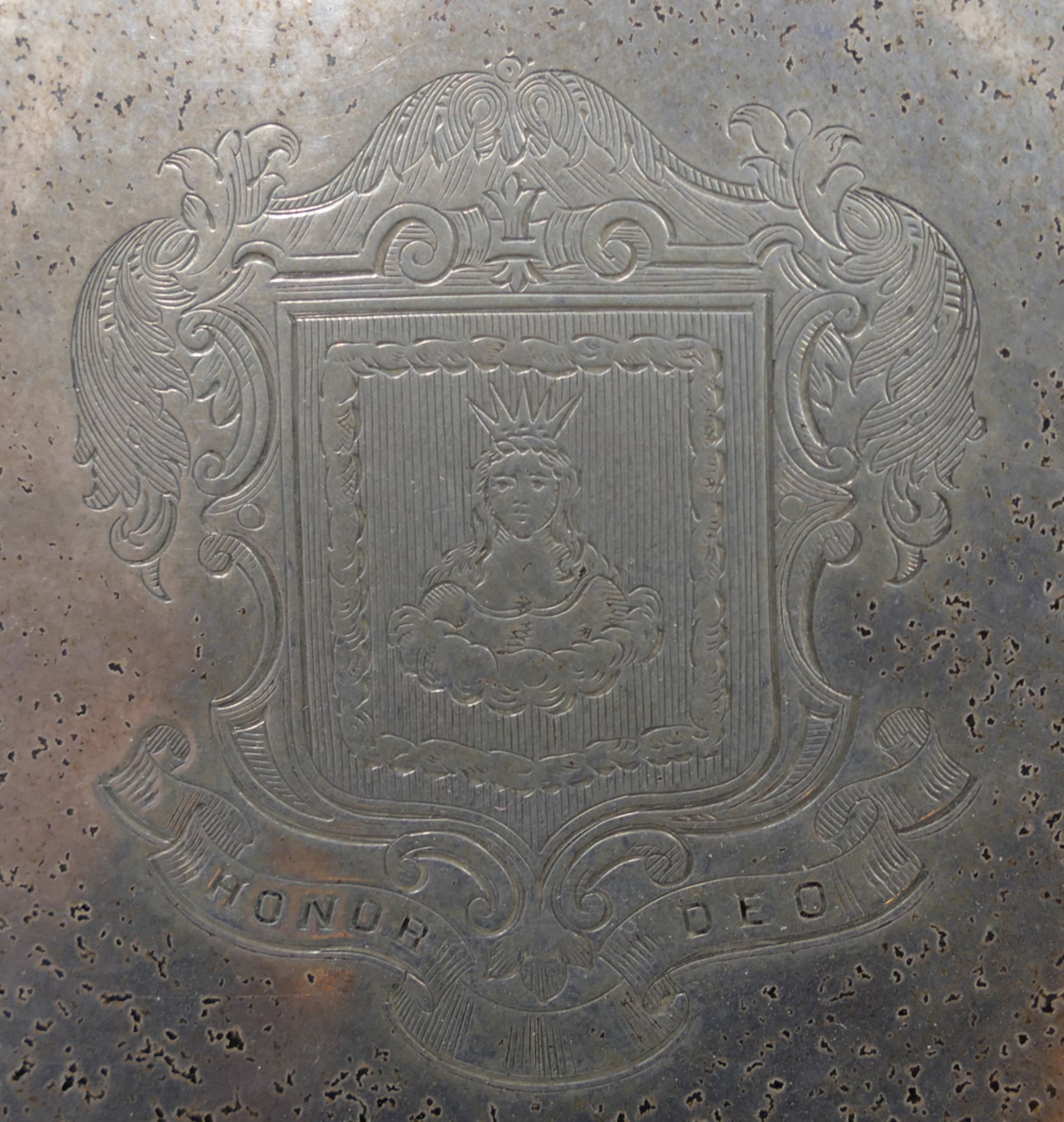 1 Kuchenplatte Silber James GARRAND, London 1897, auf Oberseite Wappenschild der Worshipful Company - Image 2 of 5