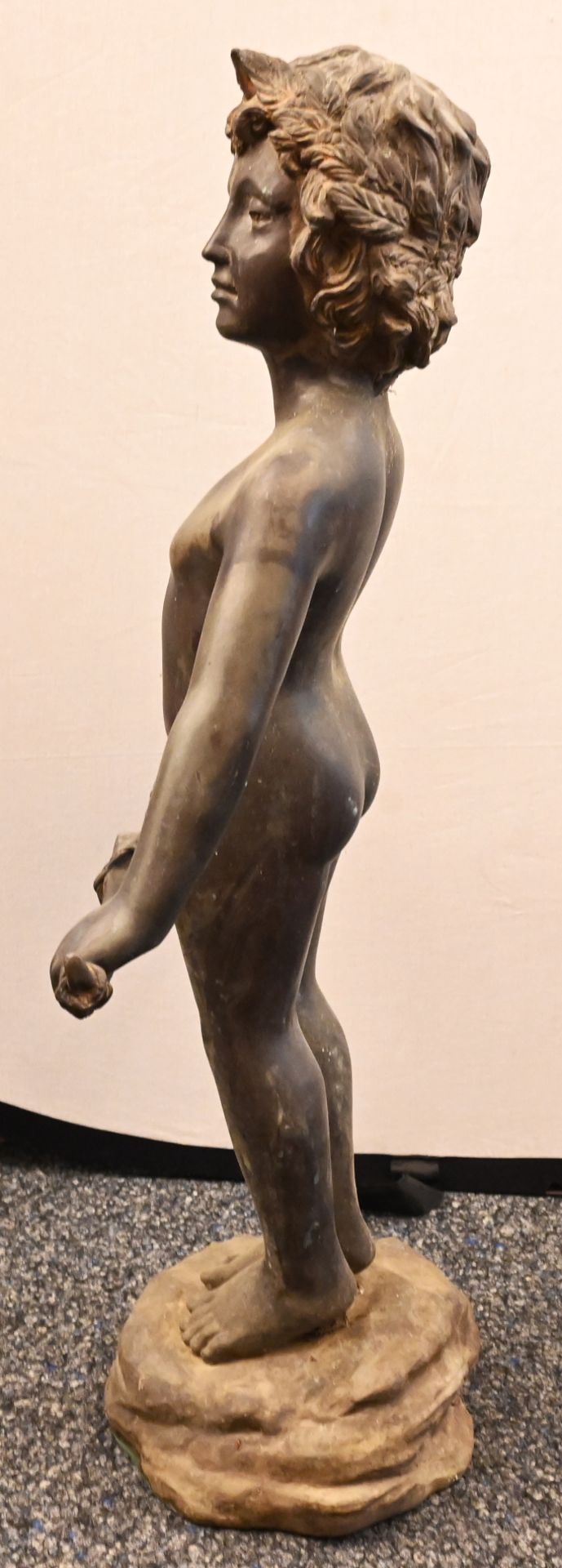 1 Gartenfigur Metall wohl Bronze "Amor mit Bogen", auf Terrainsockel H ca. 92cm, min. besch., berieb - Bild 3 aus 4