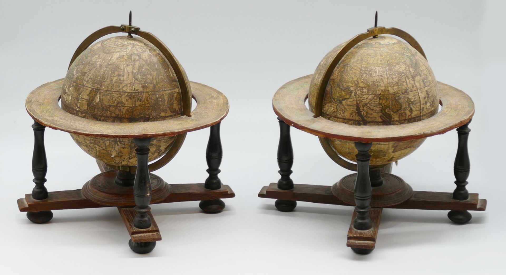 1 Globenpaar wohl Ende 18. Jahrhundert "Erd- und Himmelsglobus" wohl Johann Georg KLINGER u. Johann 