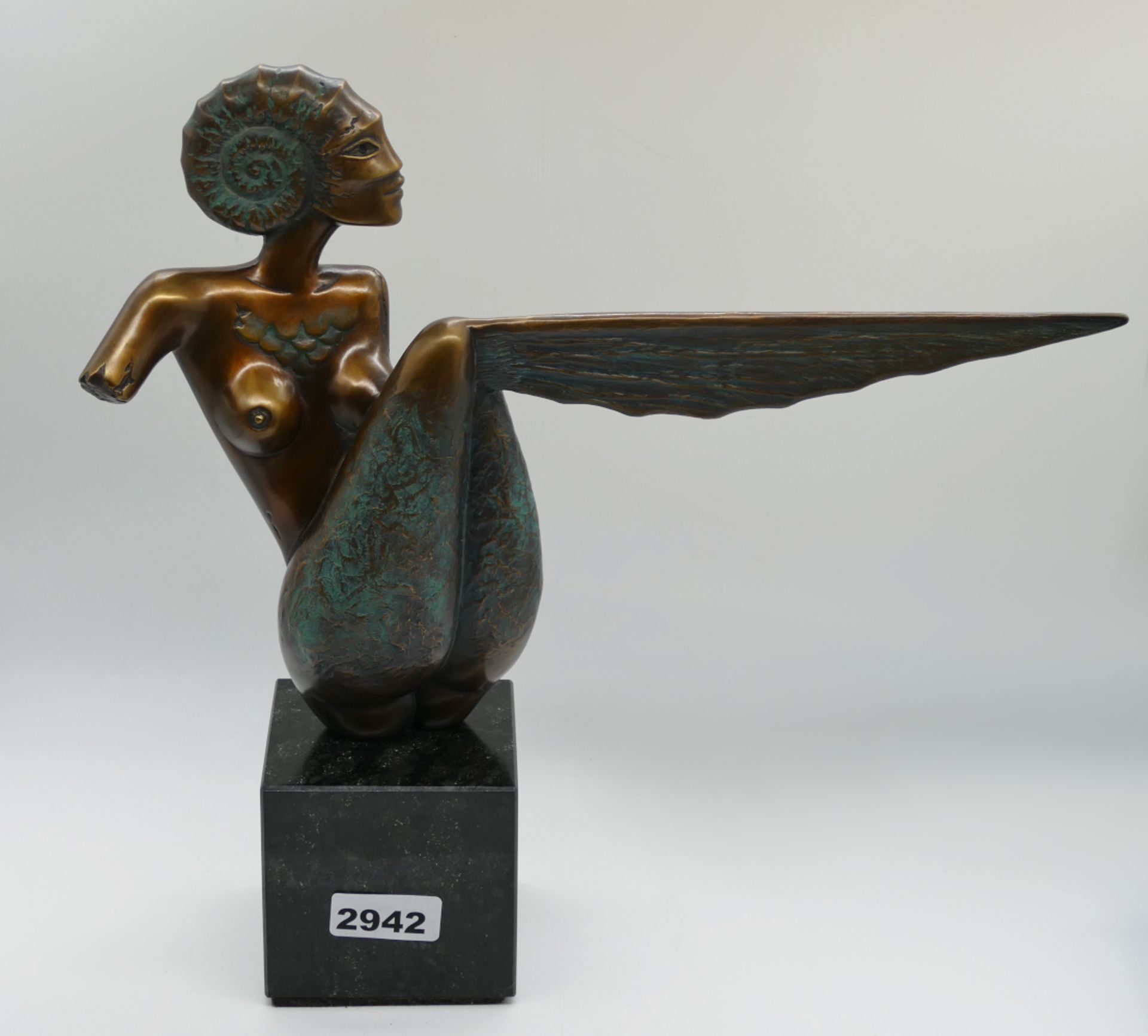 1 Bronzefigur rücks. bez. ARS MUNDI/M. BECKER (wohl Michael B. *1951 Oldenburg) "Goldammonite" num.