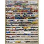 1 große Sammlung Modellautos (ca. über 1.000 Stück) in 4 selbstgebauten Schaukästen bis ca. 100x151c