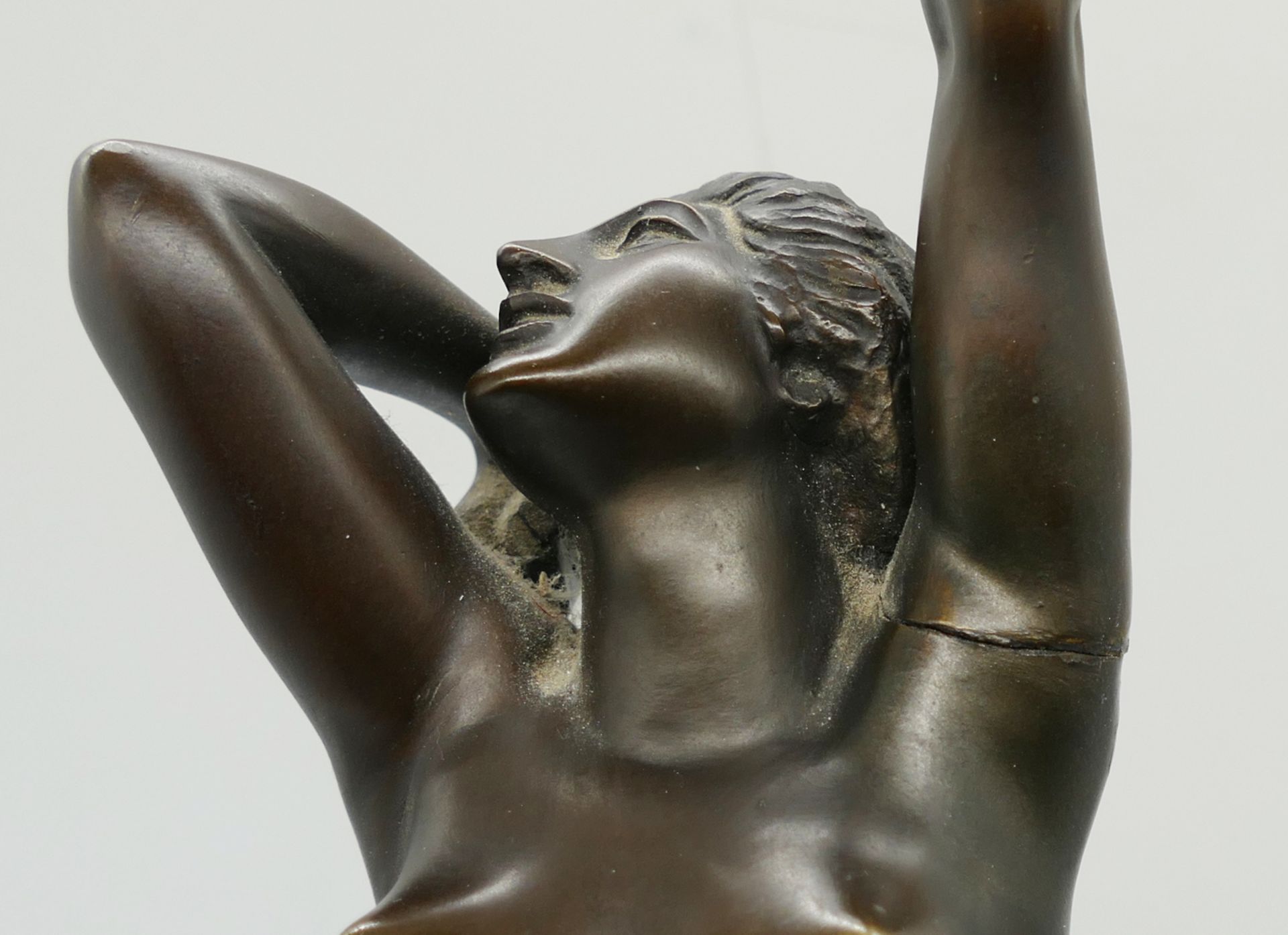 1 Bronzefigur auf Sockel bez. E. SEGER (wohl Ernst S. 1868 Neurode-1939 Berlin) "Erwachende" H mit S - Bild 6 aus 6