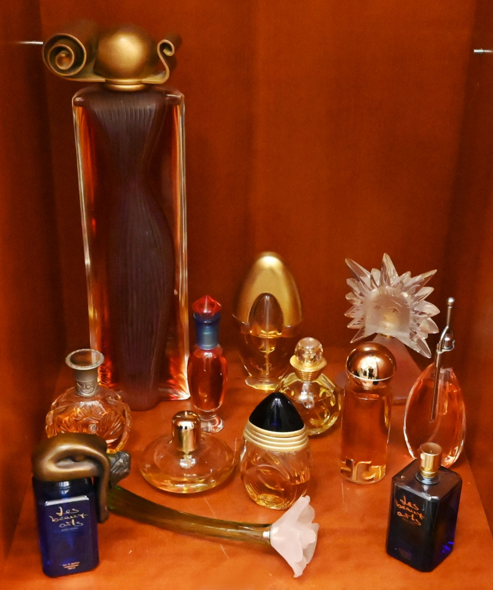 1 Konv. Parfumflacons: verschieden, z.B. DIOR, PALOMA PICASSO, BOUCHERON, LEBEAUARTS sowie 1 Dekofla - Bild 2 aus 2