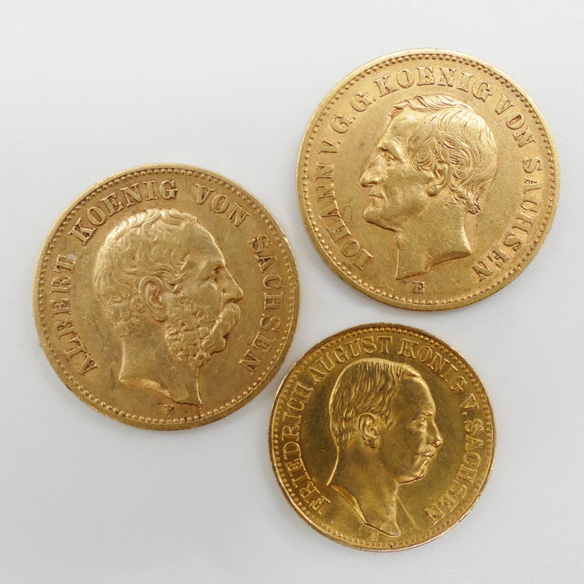 3 Münzen je GG, Dt. Reich 10/20 Mark, wohl z.T. aus der Zeit (ungeprüft ob Nachprägungen), je Asp./T