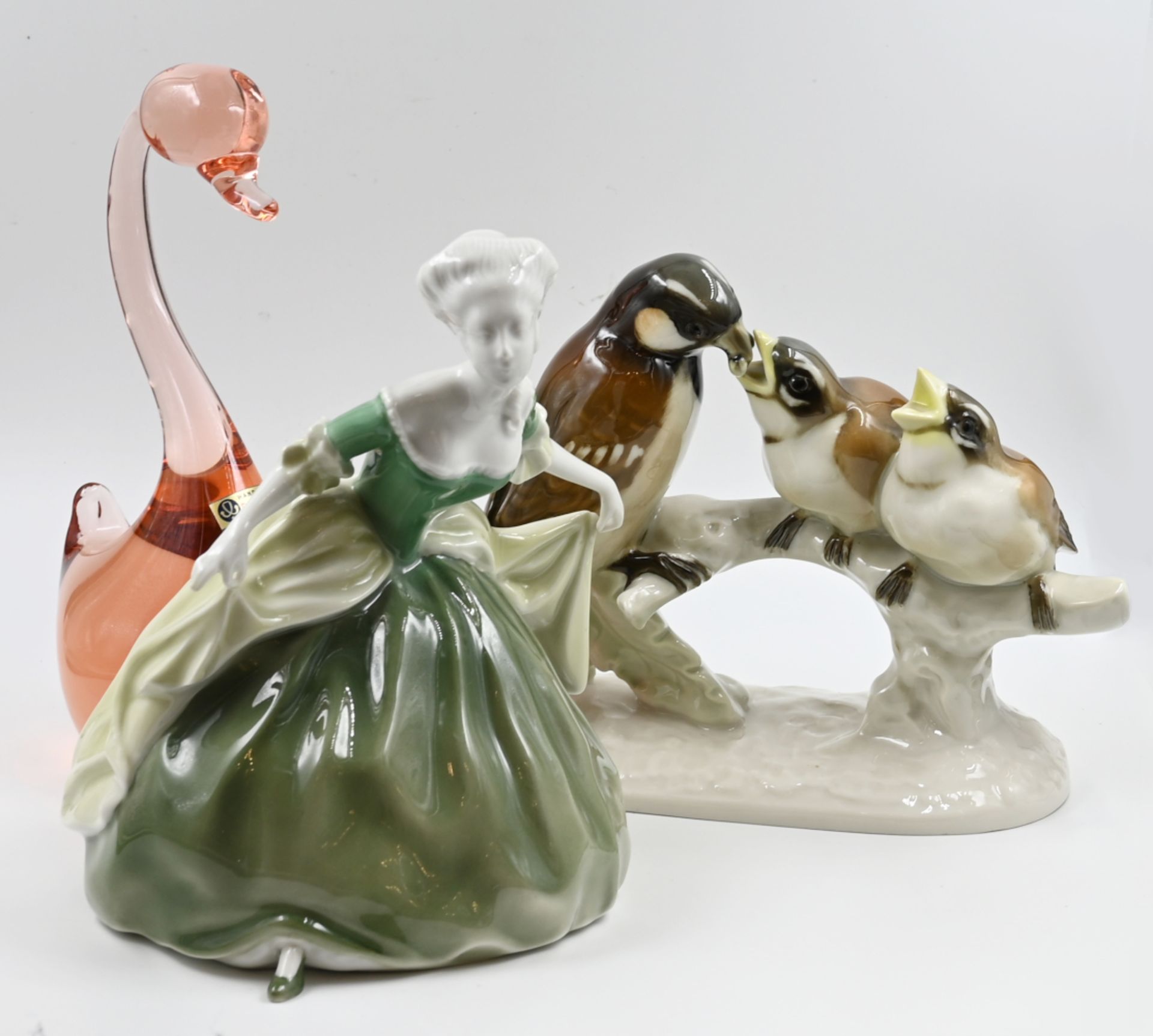 4 Porzellanfiguren/-gruppen HUTSCHENREUTHER, ROSENTHAL "Vogelfamilie", "Tänzerpaar", u.a.,