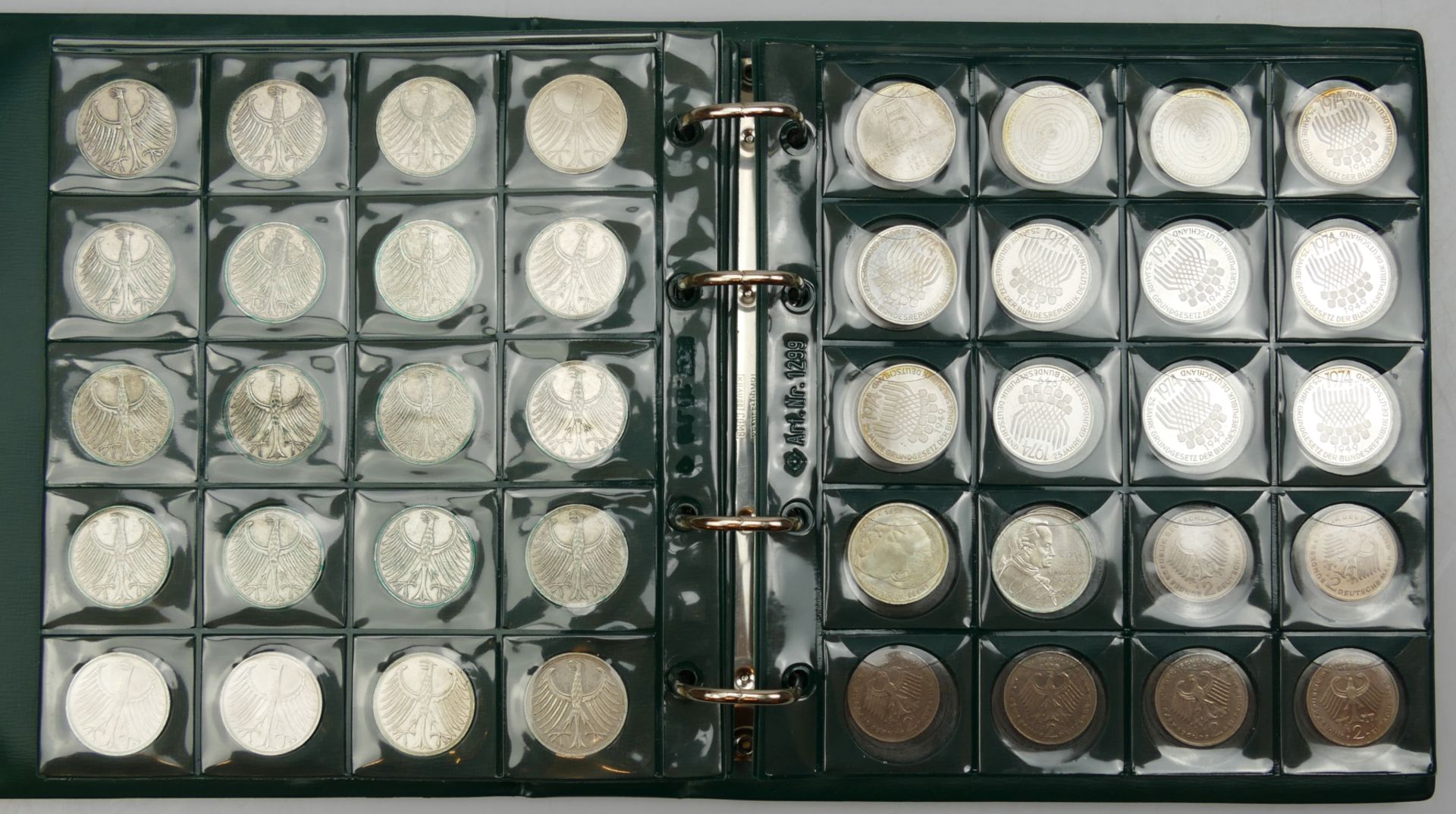 1 Konv. Münzen/Medaillen: Silber/Metall u.a., BRD 2/5/10 DM, min. Österreich, Niederlande u.a., je A - Image 2 of 3