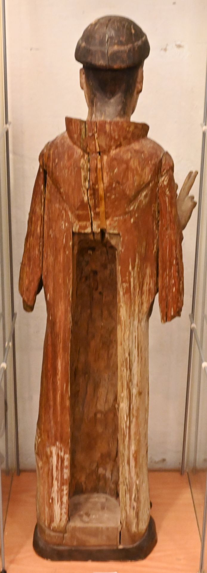 1 Holzfigur "Heiliger Stephanus" farbig gefasst, lt. beiliegender Beschreibung romanisch mit Ergänzu - Bild 3 aus 4