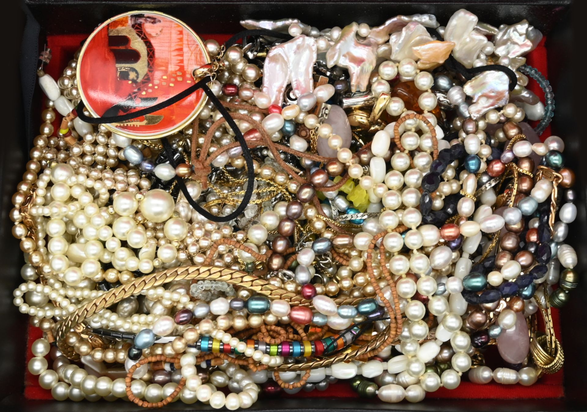 1 Konv. Schmuck: Mode/Metall u.a., z.T. mit Perlen und Halbedelsteinen sowie versch. Uhren, in der S - Image 2 of 2