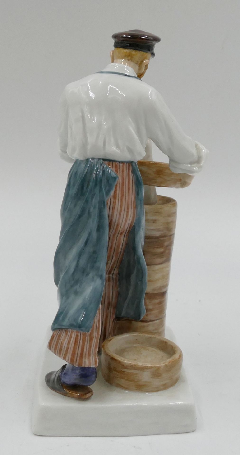 1 Figur Porzellan MEISSEN "Kapselsetzter bei der Porzellanherstellung" Entwurf: Karl Theodor EICHLER - Bild 3 aus 5