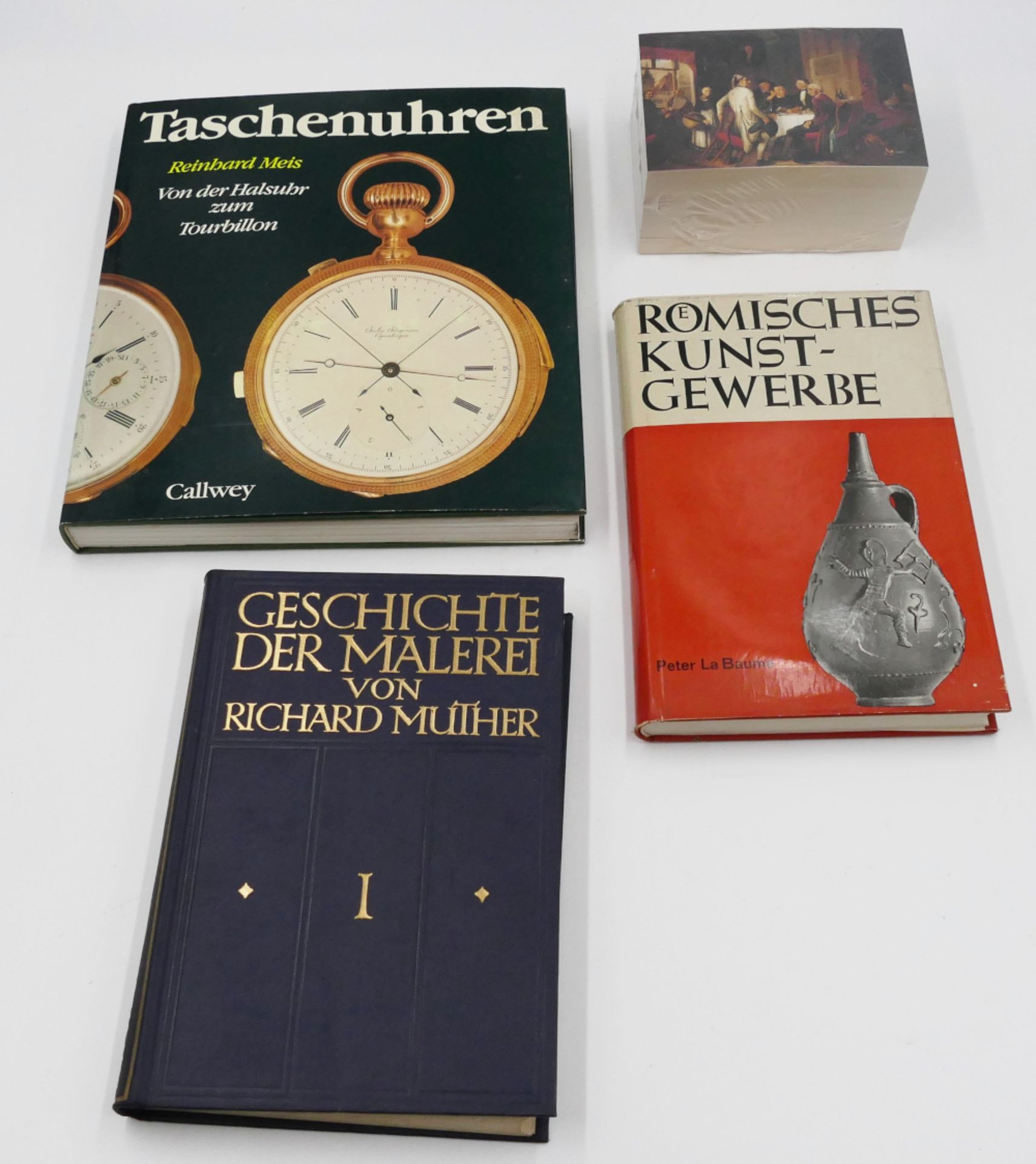 1 Konv. Bücher (ca. 25 Stück) v.a. Kunstgeschichte und Handwerk, ca. 30 Päckchen mit Postkarten v.a.