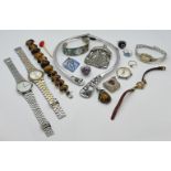 1 Konv. Schmuck: Silber/Mode/Metall u.a., z.T. mit Tigerauge und Halbedelsteinen sowie Armbanduhren,