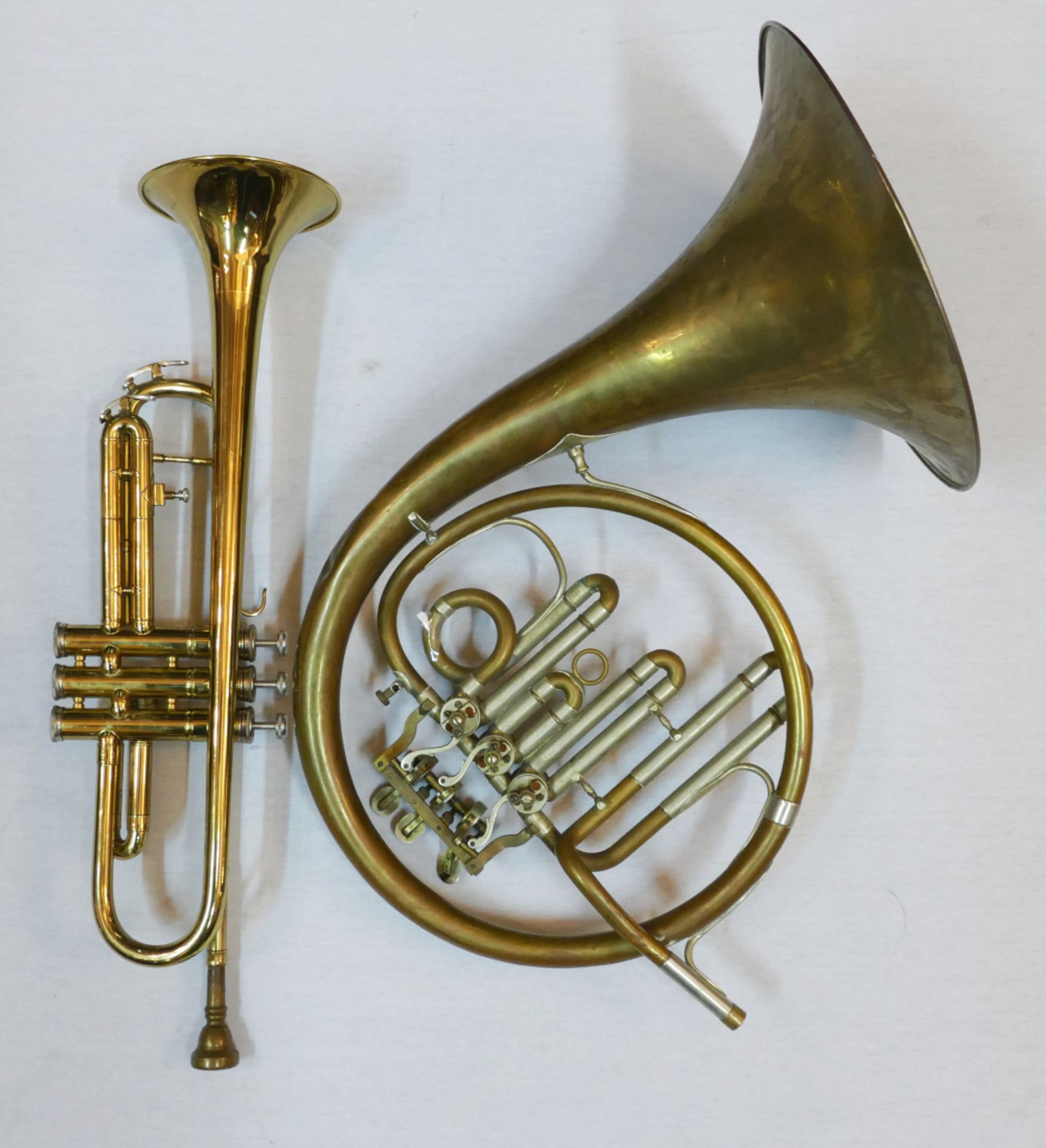 2 Blechblasinstrumente: 1 Trompete Messing num. "R6638" L mit Mundstück ca. 54,5cm, 1 Waldhorn Messi - Image 2 of 2