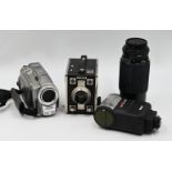 5 Fotoapparate: MINOLTA "XD5", PENTAX "Espio 115M", TRAVELER "DC3000", KODAK "Retinette", GEVABOX "6