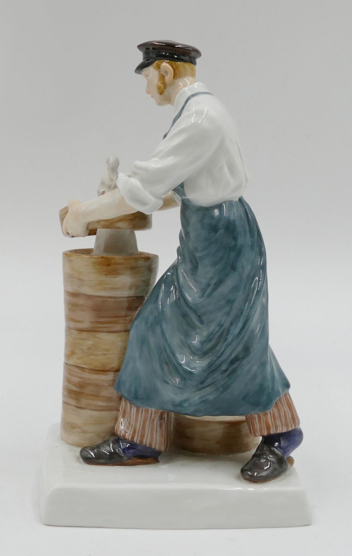 1 Figur Porzellan MEISSEN "Kapselsetzter bei der Porzellanherstellung" Entwurf: Karl Theodor EICHLER - Bild 2 aus 5