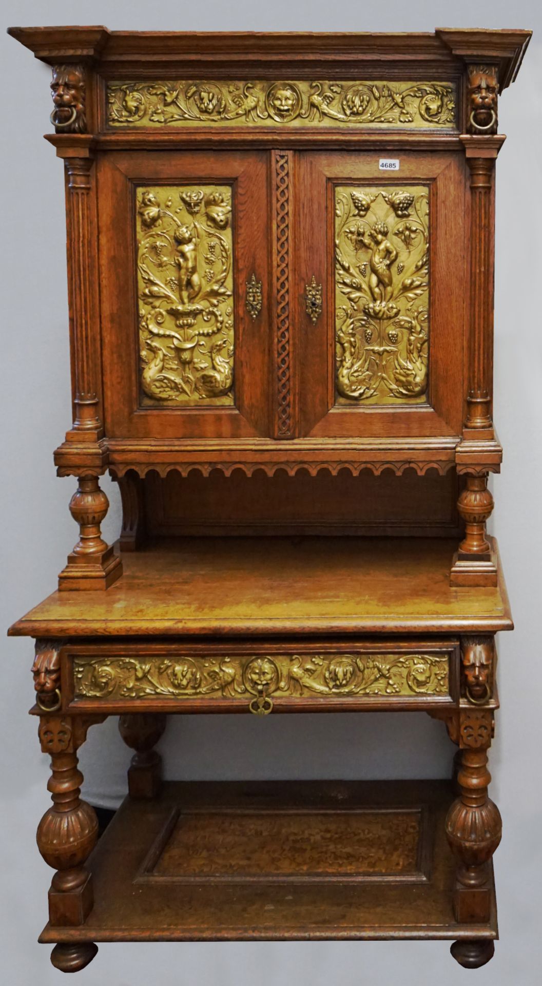 1 Buffet Gründerzeit/um 1880, Holz beschnitzt mit Messingreliefs, ca. 197x108x62cm, z.T. min. besch.