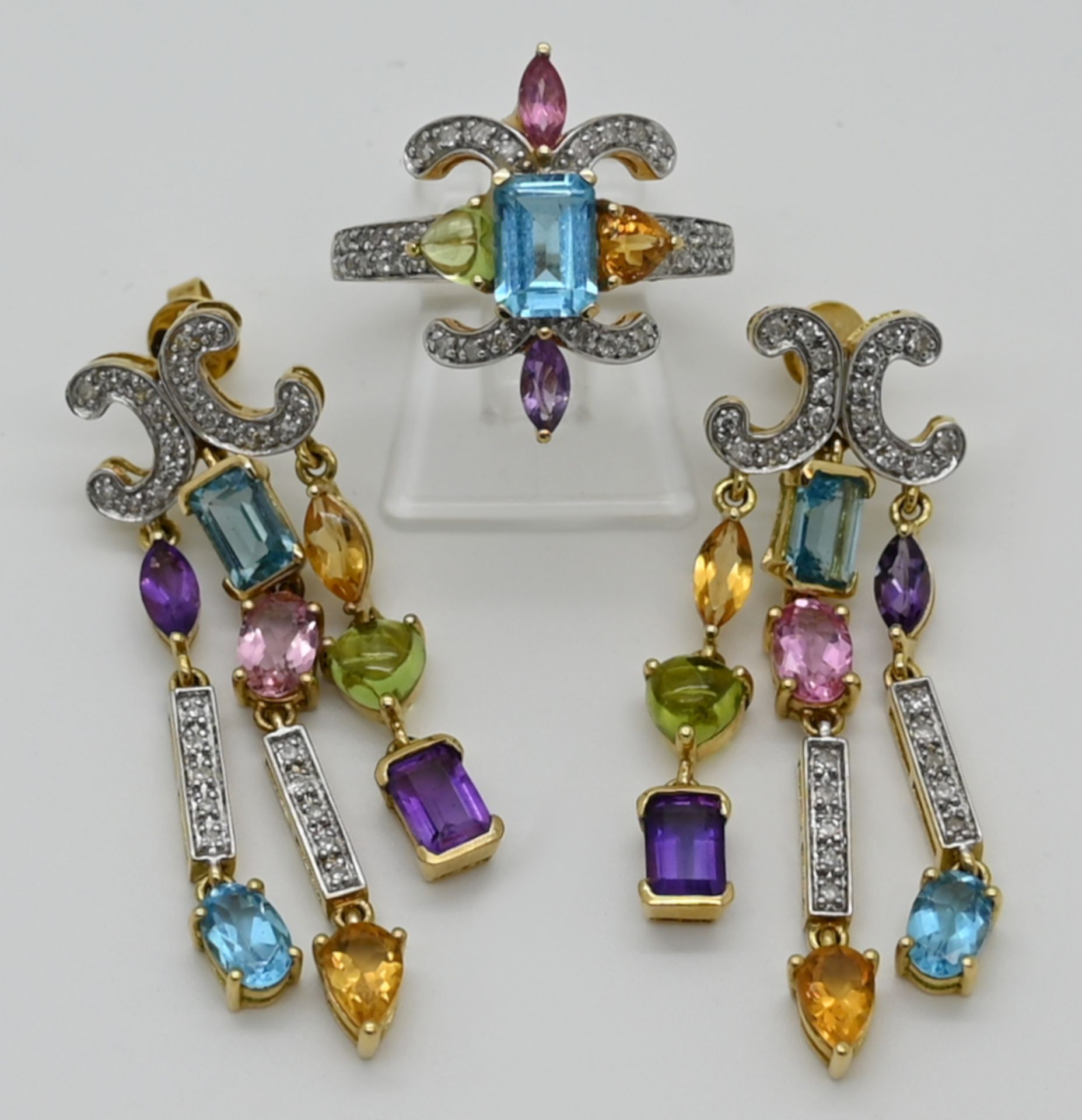 1 Set: Ring/Ohrschmuck, je GG 18ct., mit Multicolor-Edelsteinen und kleinen Diamanten, Ringr. ca. 57