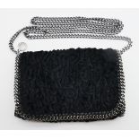 1 Damenhandtasche STELLA MCCARTNEY mit langem Schulterriemen, z.B. für Crossbody, schwarzes Fellimit