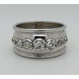 1 Damenring ungestempelt, wohl WG mit Altschliffbrillanten bis zu ca. 0,25ct., Ringgr. ca. 60, Tsp.