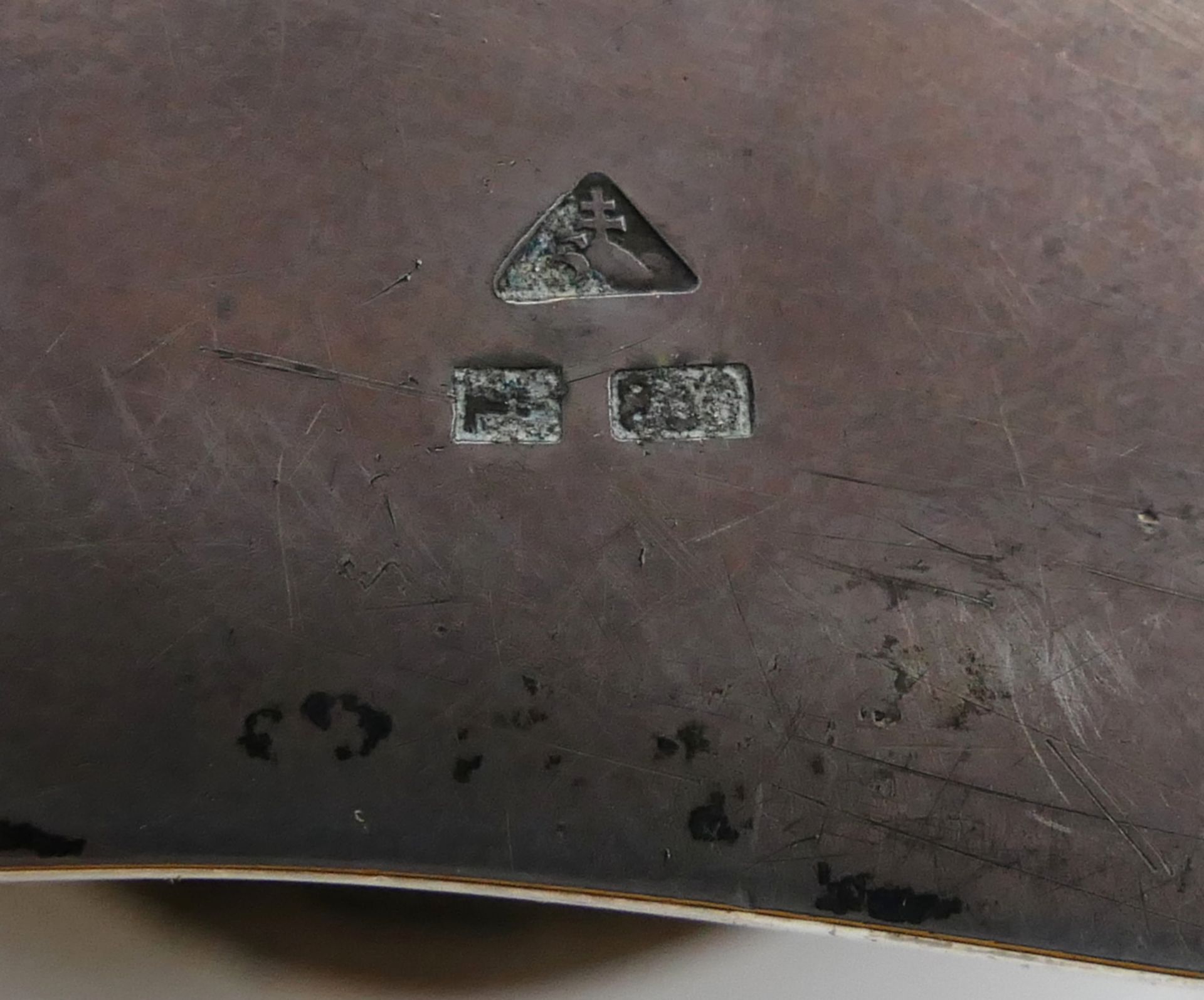 1 Deckeldose gepunzt Silber 800 Tschechoslowakei 1929-1941, mit konvex-konkav geschwungenem Rand, ca - Image 3 of 3