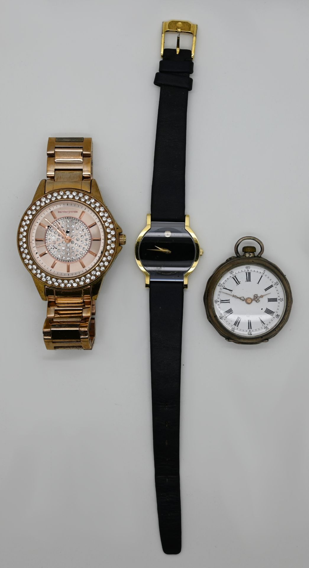 1 Damentaschenuhr wohl Silber um 1900, 1 Konv. Armbanduhren und -teile, je Metall, z.T. vergoldet, z