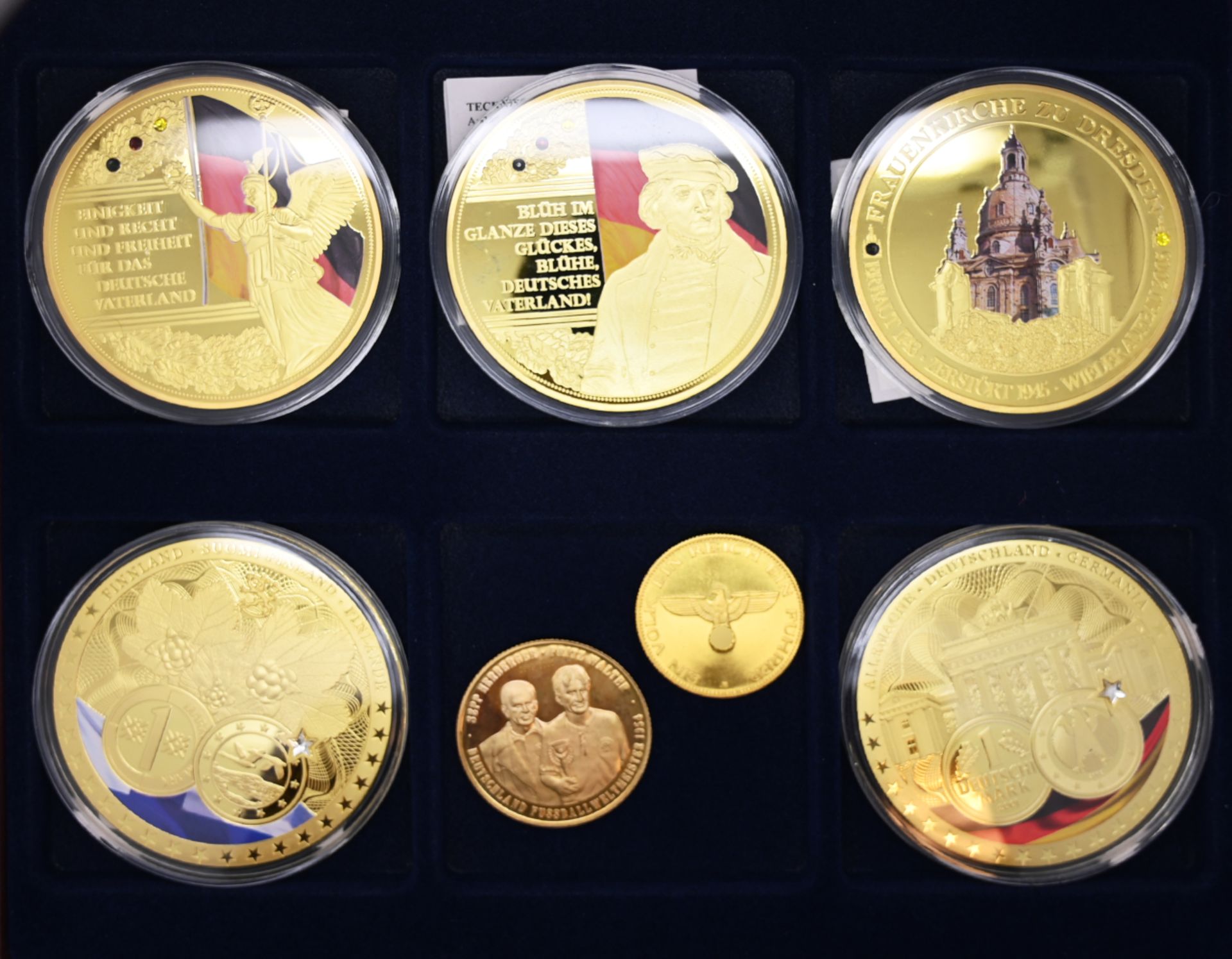 1 Konv. Medaillen: Deutschland z.B. zur Einheit u.a., Kupfer vergoldet u.a., z.B. mit Symbol des II.
