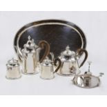 14 Teile Silber u.a.: dreiteiliger Teekern bez. Sheffield 1937 Frank COBB & Co Ltd.; 1 Tablett Silbe