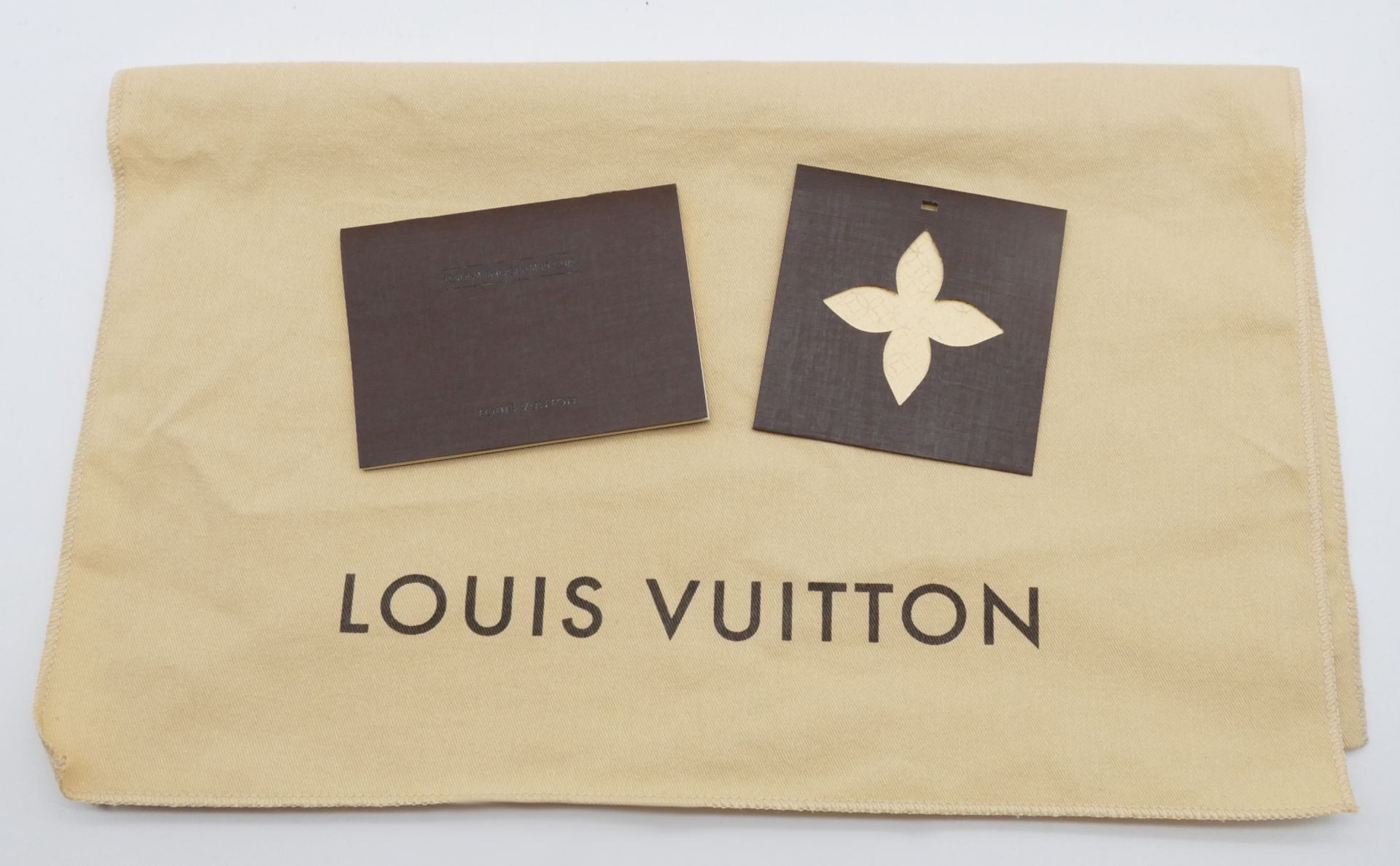 1 Damenhand-/Schultertasche LOUIS VUITTON "Pallas BB", mit rotem Leder und Monogramm, Schulterriemen - Bild 6 aus 6