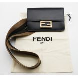 1 Schultertasche FENDI, schwarzes Glattleder "Flat Baguette", mit abnehmbarem Schulterriemen, Maße c