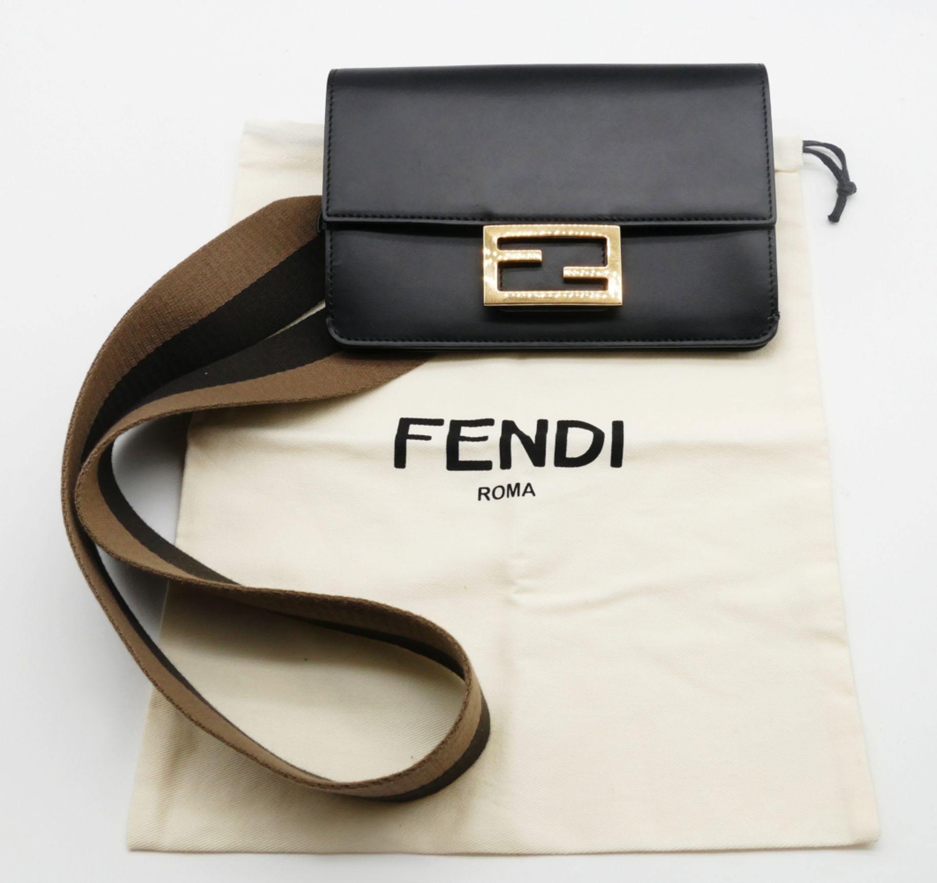 1 Schultertasche FENDI, schwarzes Glattleder "Flat Baguette", mit abnehmbarem Schulterriemen, Maße c