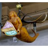 1 Lüsterweibchen nztl."Meerjungfrau mit Wappenschild", elektrifiziert, ca. L 52cm, H ca. 48cm, ber.,