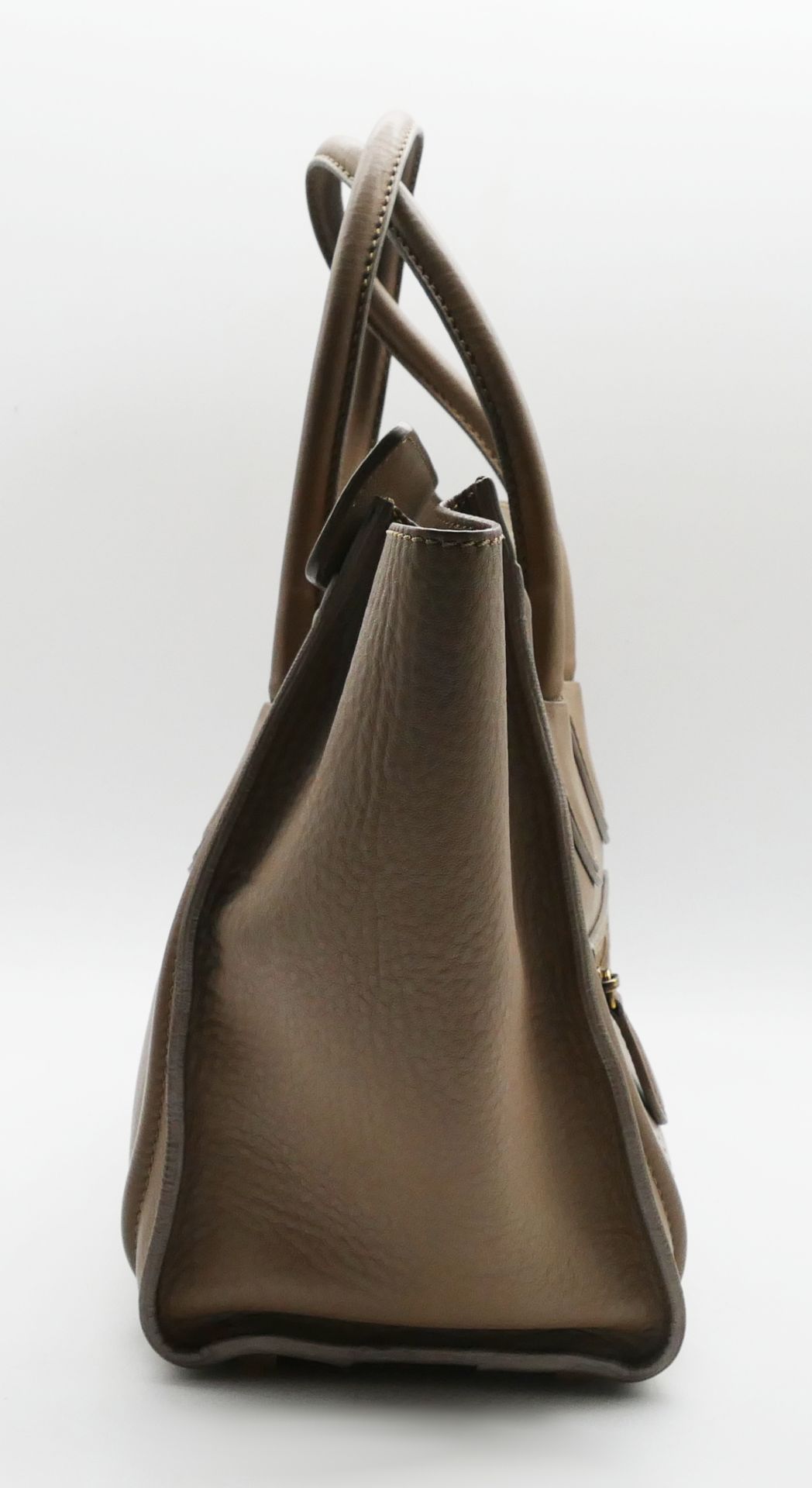 1 Damenhandtasche CELINE Paris, Leder beige, Maße ca. 24x26cm, insges. guter Zustand, Tsp. (leichte - Bild 2 aus 4
