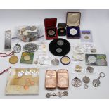 1 Konv. Münzen/Medaillen u.a.: Silber/Metall u.a., BRD 5/10 DM, Kanada, Australien, Euros in Münzen,