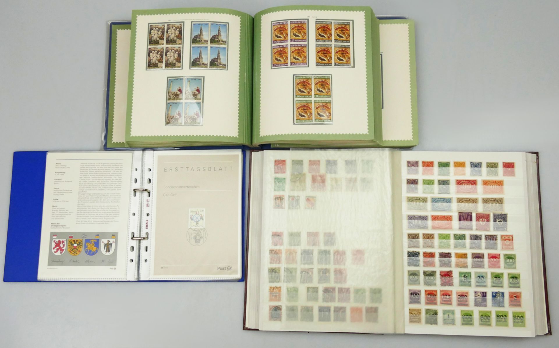 26 Ordner/Alben mit Briefmarken: BRD, Vatikan, 1 Album mit Bayern/Deutsches Reich v.a. Doubletten, 