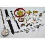 1 Konv. Schmuck, Silber (ca. 10 Teile), Mode/Metall u.a., Necessaire, Spiegel u.a., z.T. Alpacca und