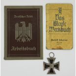 1 Orden "Eisernes Kreuz" sowie 1 Arbeitsbuch Dt. Reich (Seiten fehlen) und 1 Bleyle Merkbuch 1939, j