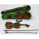 5 Musikinstrumente: 4 Geigen v.a. 20. Jh. v.a. mit Kasten z.B.1x innwandig auf Klebezettel bez. "Cop