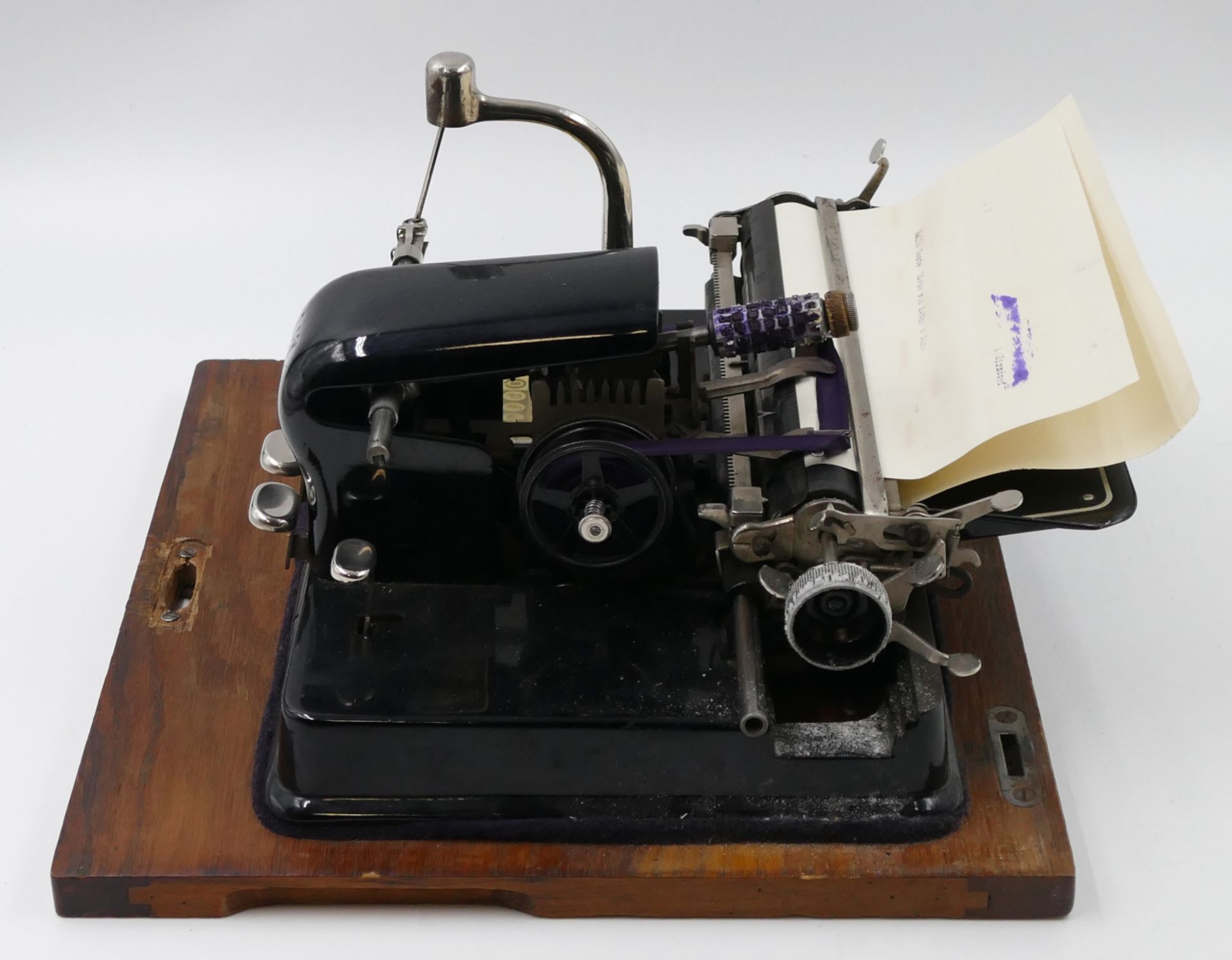 1 Typenwalz-Schreibmaschine AEG "Mignon" wohl "Modell 4" von 1923 bis 1933, ca. B 30cm, mit Transpor - Bild 2 aus 3