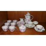 1 Mokkaservice Meissen f. 6 Personen, Indisch Purpur sowie 2 Mokkatassen Meissen „Lotus“ und "Hofdra