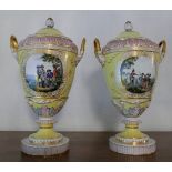 2 Deckelvasen Porzellan KPM, gelber Fond mit Malerei „Soldatenszenen“, min. Goldabrieb, H ca. 50 cm