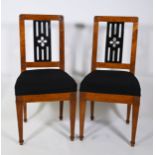 Zwei Stühle, um 1900, Kirschbaumholz