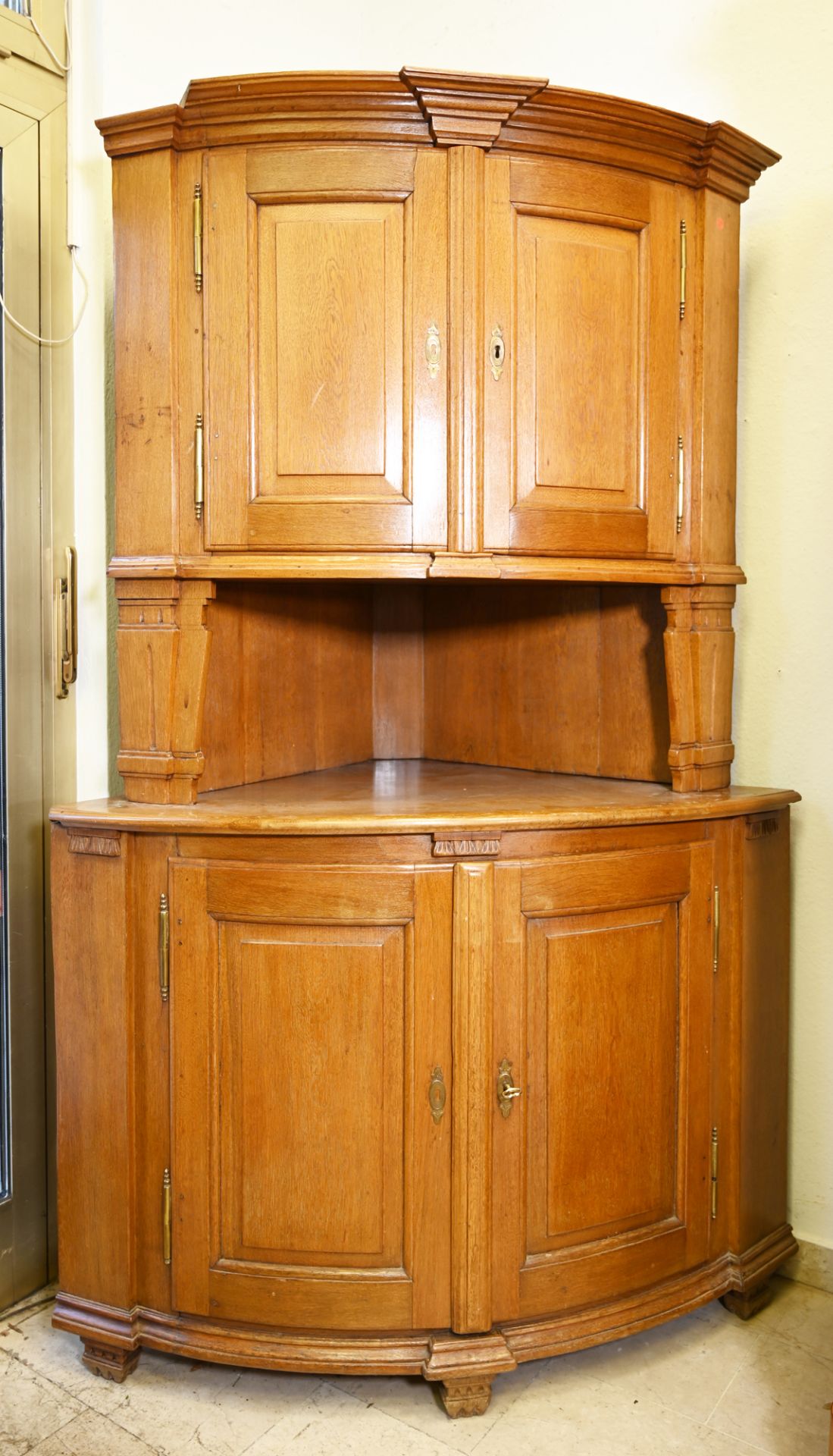 Barock-Eckschrank, Eichenholz