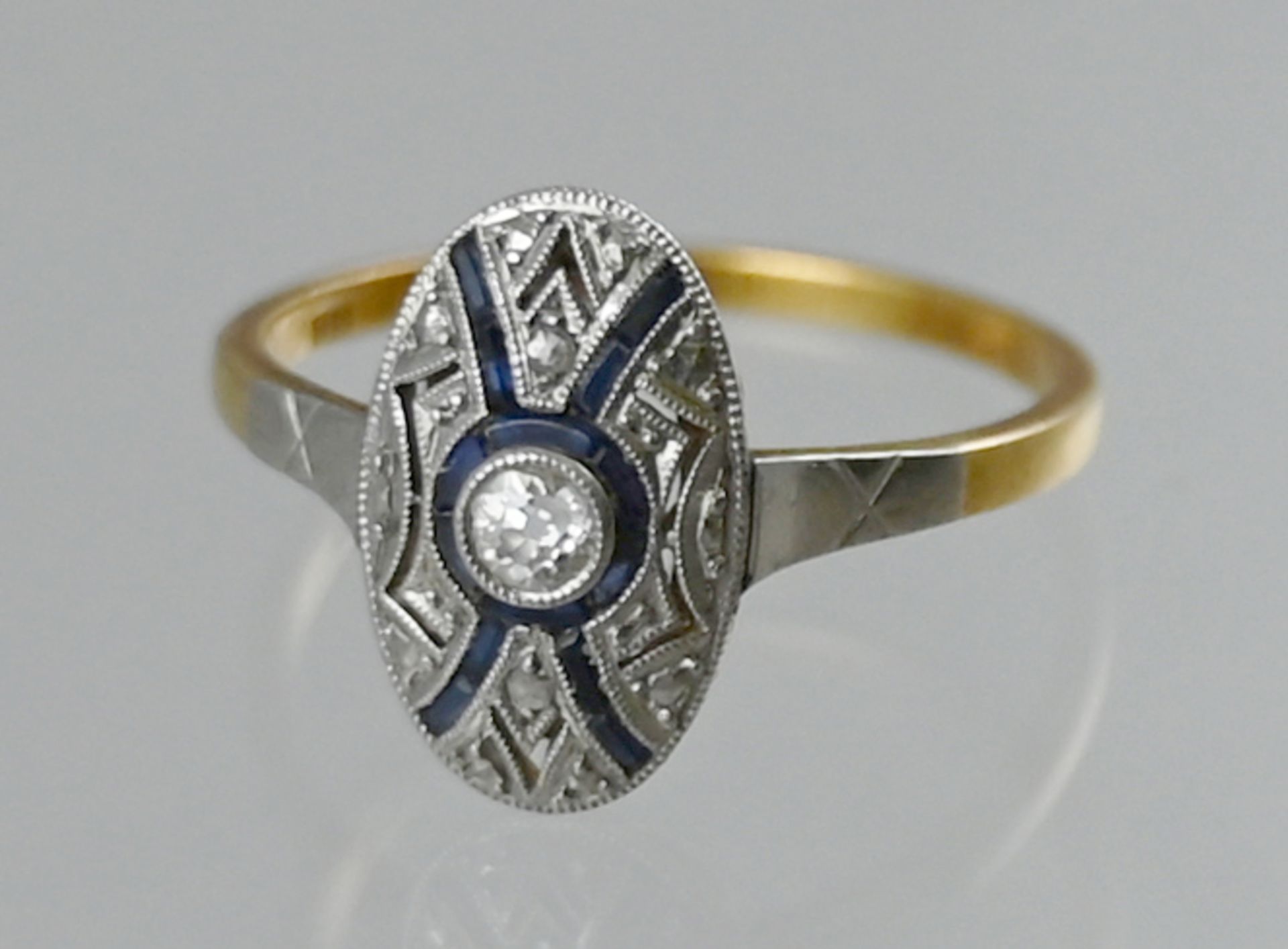 Ring, 750 GG und WG, ornamentiert