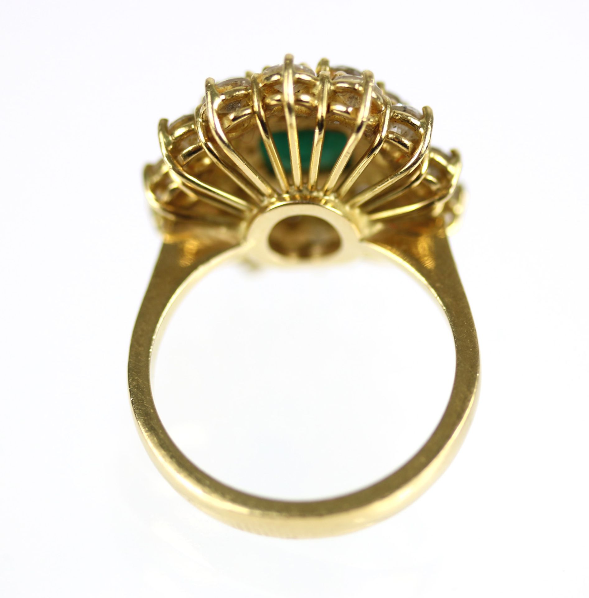 Ring mit Smaragd-Carrée und Brillanten - Bild 3 aus 6