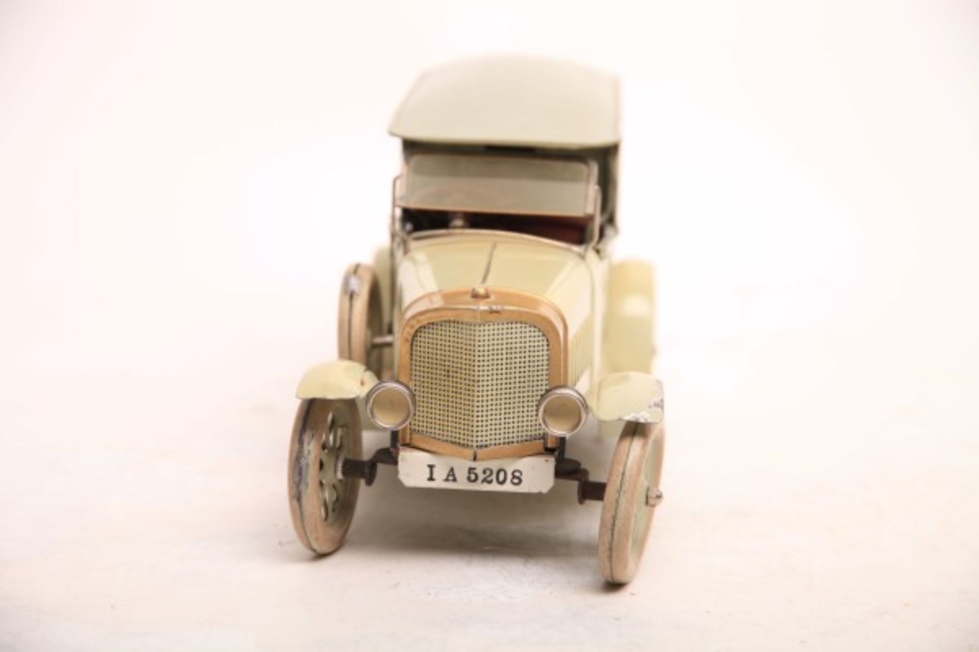 Märklin, Spitzkühler Auto Uhrwerk intakt, sehr guter Originalzustand. Cremegrau L29cm Z1- - Bild 2 aus 4