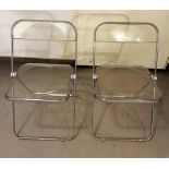 Zwei Acryl-Stühle