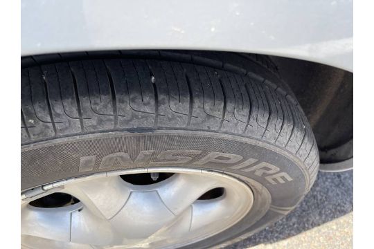 1995 Oldsmobile Aurora 4 Door Sedan - Image 18 of 39